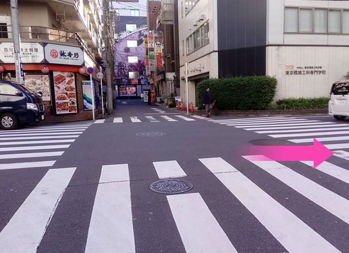 最初の交差点を右に